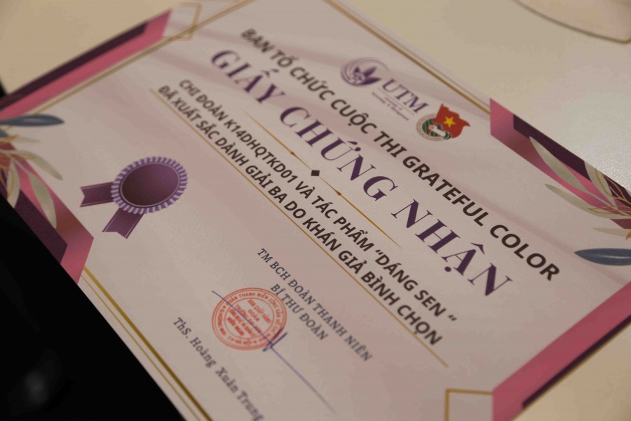 Công bố kết quả và trao giải thưởng cuộc thi GRATEFUL COLOR - Sắc màu tri ân kỉ niệm ngày Nhà giáo Việt nam 20 -11